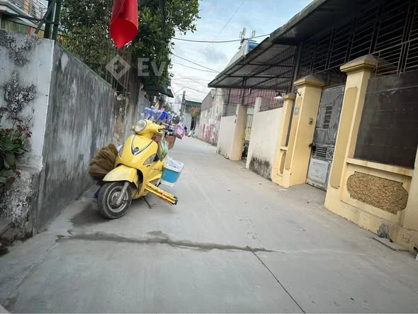 Bán đất tặng nhà cấp 4CĂN NHÀ C4 TRỤC CHÍNH THỦ PHÁC PHỐ 1 QUẢNG HƯNG