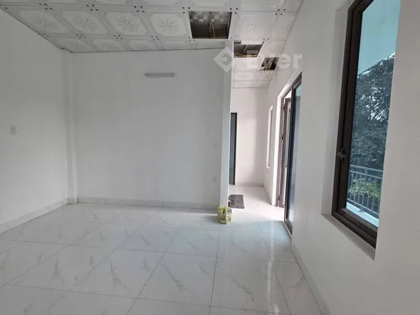 Chủ cần bán nhanh nhà 2 tầng, 2 mặt tiền phường Quảng Thành (cũ), mới tinh đẹp long lanh