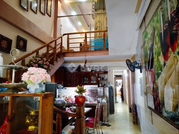 BÁN NHÀ 3 TẦNG -LÊ THỊ HOA PHƯỜNG LAM SƠN  Nhà nội thất gỗDt 130 m2 - Thỏa thuận - 130m²