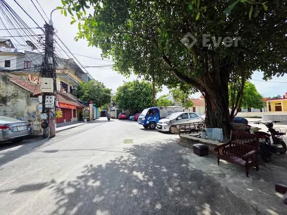 Lo đầu ve 2 mặt thoáng cực hiếm tại mặt đường Lê Thần Tông - Đông Vệ.