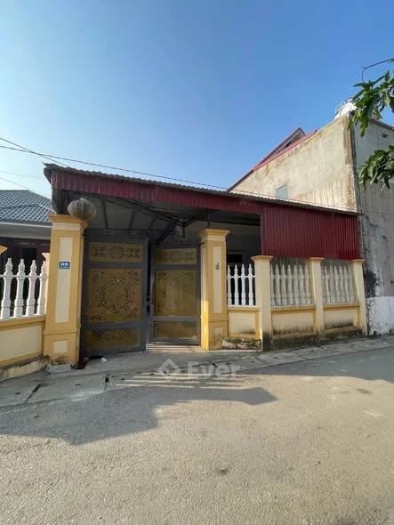 DUY NHẤT 370M2 MT: 8.2M TẶNG NHÀ C4 KIÊN CỐ TẠI QUẢNG ĐỊNH