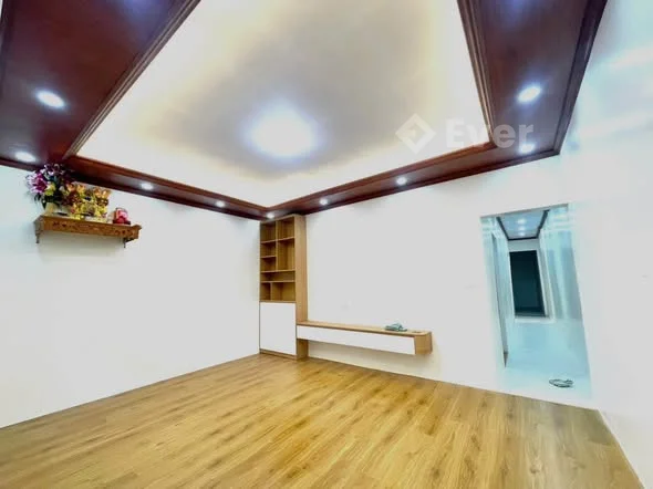 Nhà trung tâm phường Ngọc Trạo – TP Thanh Hoá, ô tô đỗ trước nhà