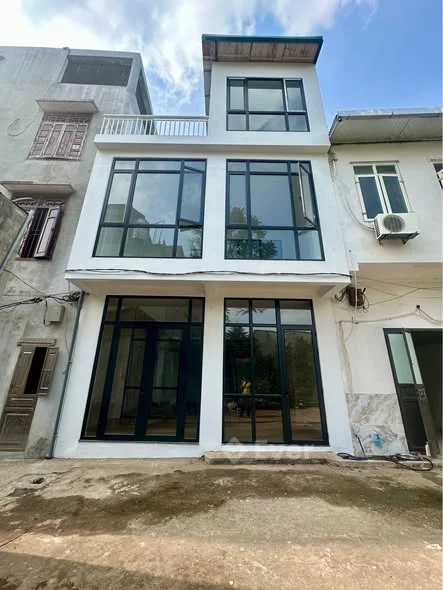 BÁN NHÀ 3 TẦNG MỚI – PHƯỜNG TRƯỜNG THI, HẠC THÀNHDiện tích 50m2 - 3,5 tỷ - 50m²