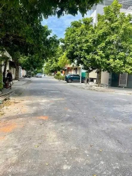 BÁN ĐẤT TẶNG NHÀ – ĐẦU VE MB1167 NAM NGẠN vị trí đẹp k lỗi lầm đường to vỉa hè rộng