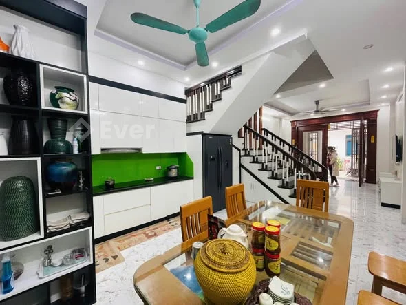 GIẢM SÂU 500 TRIỆU – CẦN BÁN GẤP TRƯỚC TẾT NHÀ 3 TẦNG MỚI TINH – SANG TRỌNG