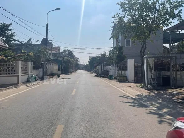 Bán lô đất 95m2 tại Quảng Tâm, gần chợ Môi