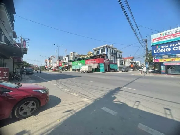 Bán lô đất 95m2 tại Quảng Tâm, gần chợ Môi