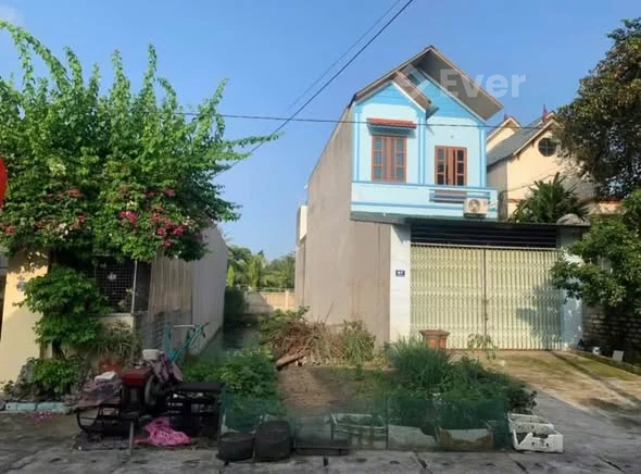 bán lô đất Quảng Đức Dt : 125m2 , Mt: 5m Thông sang đường thanh niên.