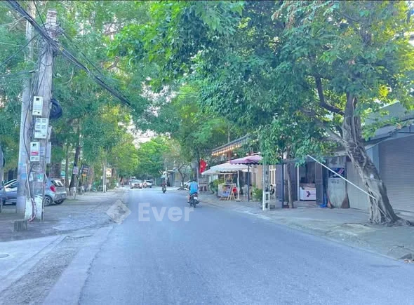 Bán đất phường đông vệ Tp thanh hoá
Trung tâm thành phố vị trí kinh doanh buôn bán
Hướng Tây Bắc
D