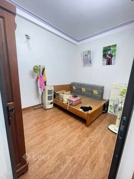 Bán nhà 3 tầng kiên cố mới 95% Lương Đắc BằngGần trường c3 Chuyên Lam Sơn