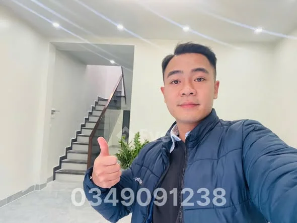 LÊ HOÀN - NGUYỄN HUY TỰ - NGÕ Ô TÔ - 70M2 - MT 5M - chỉ nhỉnh 3 Đồng