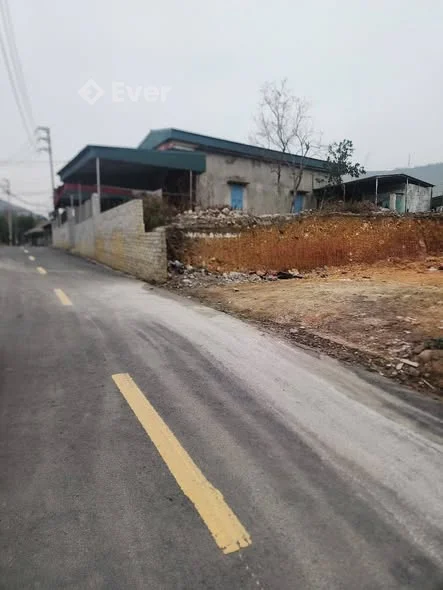 Bán đất khu 5a Vàng Danh uông bíĐường trải nhựa apphan 2 ô tô tránh nhau