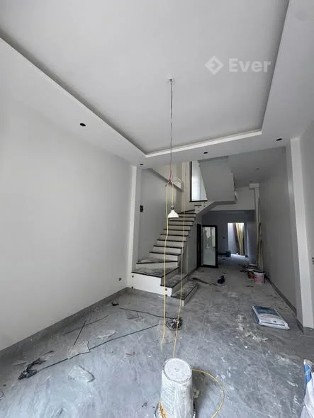 BÁN NHÀ 2 TẦNG NHỈNH 2T MỚI TINH GẦN CẦU LAI THÀNH DT : gần 60m2