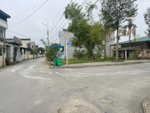 CẦN BÁN GẤP O2 LÔ ĐẦU VE O2 MẶT TIỀN SIÊU ĐẸP - GẦN NHÀ KHÁCH HUYỆN ỦY HOẰNG HOÁ