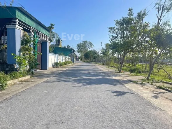 Đất Nghi Trung bám đường nhựa 8m ra quốc lộ 1a chỉ 200m.Diện tích 119m2 full thổ cư mặt tiền 5m