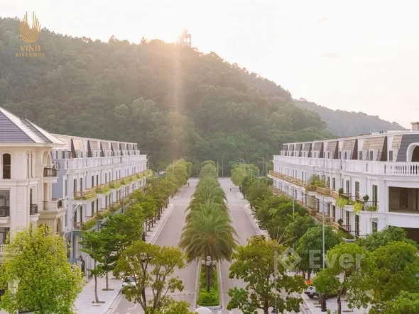 Shophouse 4 tầng vinh riverside- Đường 15 m , khoảng sáng 2 nhà 50m, đối diện công viên