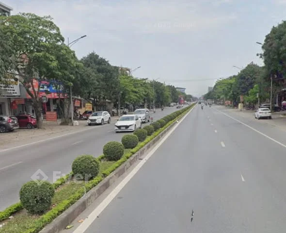 Bán nhà 2.5 tầng mặt đường kinh doanh Nguyễn Trãi, Quán Bàu, Vinh Phú