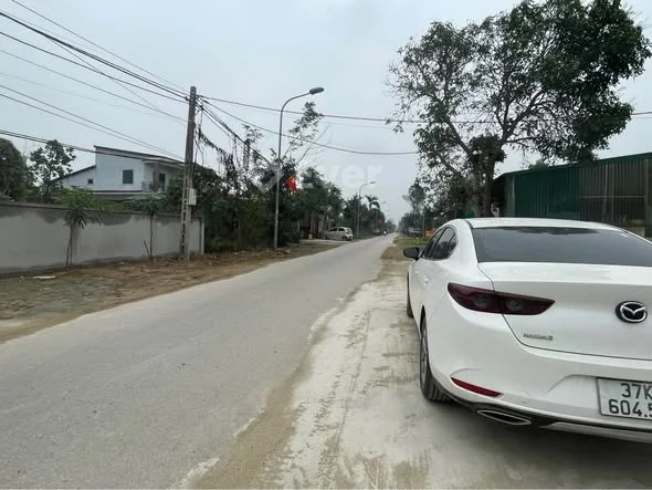 Bán lô đất kinh doanh đường Bùi Thế Đạt, nghi ân.tp vinh Cách chợ 300m