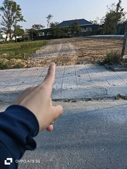 "Cần bán 2 lô đất xã Đông Lộc - Nghệ An + Lô 1: 102.0m2, rộng 5m. + Lô 2: 101.0m2. rộng 5m