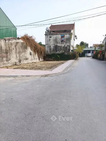 Cần ra lô góc 2 mặt đường rộng 8m và 13m, Dt : 131m2 khu tái định cư thuộc Ty nông nghiệp