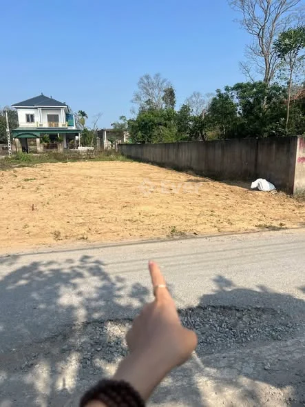 Bán lô đất xóm 4, phúc thọ, nghi lộc Diện tích: 126,6m2(6,3x20) Giá: 2tỷ250 đường nhựa 8m thông tho