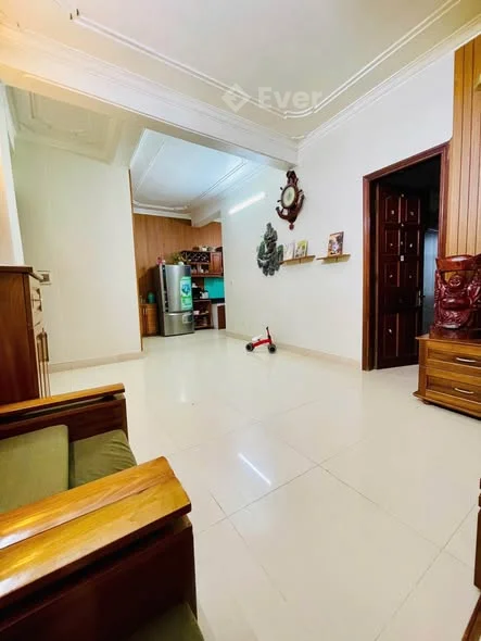 Cần bánCHUNG CƯ C2 ĐỘI CUNGdiện tích thông thuỷ 69.2 m2, 2 PN