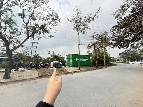 Bán đất mặt đường Nguyễn Chí Thanh - Hưng Đông- Diện tích : 105,8m2- Giá : 3ty790- Hướng : Bắc