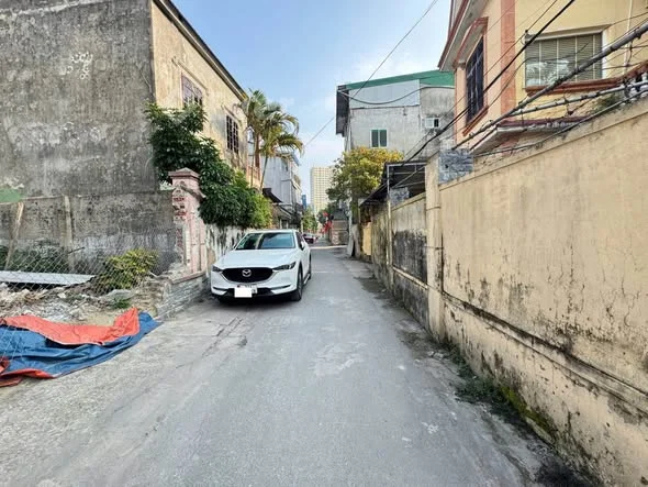 Bán lô đất hưng lộc.ngõ 271 phùng chí kiênĐường rộng 5m thôngDt: 93,6