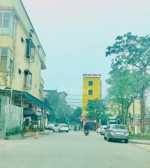 - Đất hưng lộc cũ gần đường lê viết thuậg- Diện tích 74m2 ( 4,50x16,5)