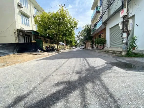 • Bán Ốt KD 2 Mặt Tiền Đường Nguyễn Tuấn Thiện• Bên Cạnh Trường Tiểu Học Trần Phú