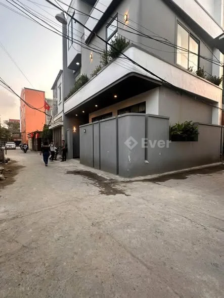 Bán nhà 3 tầng ngõ Nguyễn Thái HọcĐường 7m thông thoángGiá : 6,9xxx