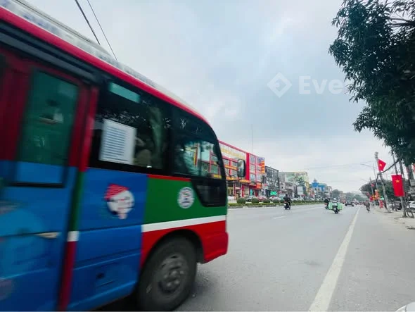 Bán nhà 2 tầng bám mặt đường Nguyễn Trãi giá 11tỷ7Kinh doanh buôn bán sầm uấtLh em.0355814*