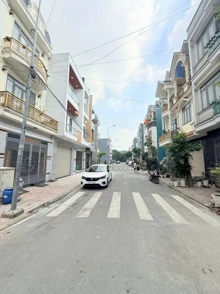 -- HÀNG HIẾM – LÔ DUY NHẤT KDC LÊ PHONGĐối diện VINCOM