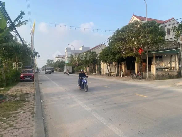 ĐẤT KINH DOANH MẶT ĐƯỜNG TRƯƠNG VĂN LĨNH – VINH PHÚ
• Diện tích 100m² |
Tây Nam
• Giá bán 6 tỷ