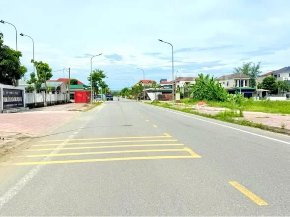 BÁN 2LÔ LK KINH DOANH MẶT ĐƯỜNG LÊ BÌNH - ĐỐI DIỆN CDC HÀ TĨNH