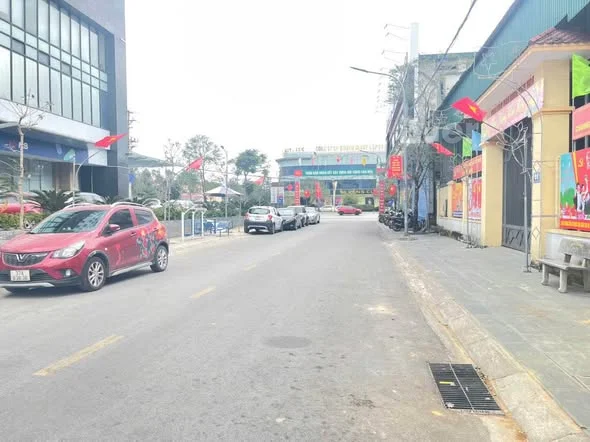 Bán đất khối Tân Hòa, Hà Huy Tập, ngõ đường Phùng Chí Kiên.