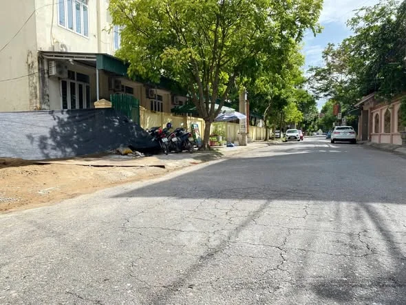 Bán ốt kinh doanh 2 mặt tiền đường Nguyễn Tuấn Thiện, phường Trần Phú