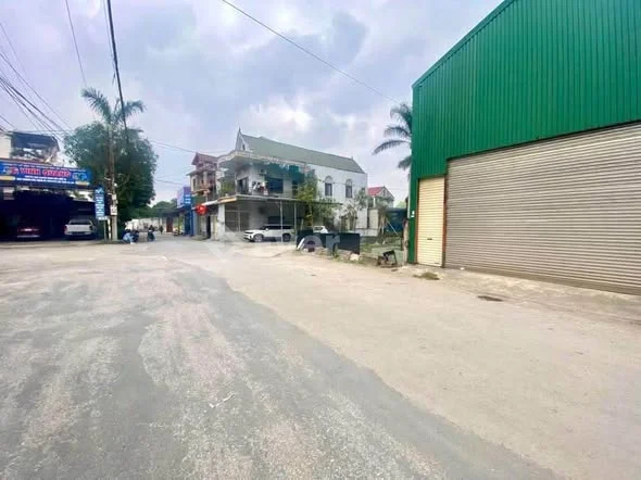 BÁN LÔ ĐẤT TẶNG XƯỞNG TÔN MẶT ĐƯỜNG XUÂN THÁI ở K. 6 Phường Quán Bàu