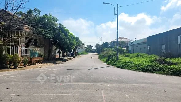 MT Xuân Diệu - KDC Trần Nguyên Hãn - Giá rẻ - 10x25m. Hướng đông nam