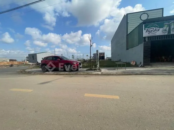 Mặt tiền #Trần_Xuân_Soạn - KDC #Lê_Thế_TiếtDiện tích: 5 x 20 mHướng Tây Nam