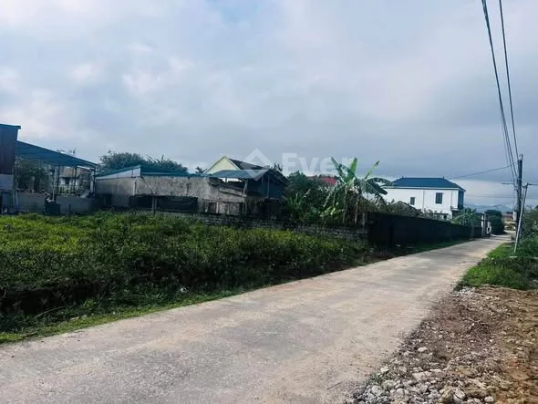 Chính chủ cần bán lô đất gần nhà VH Thôn Thuận Vinh- P.Đồng Sơn trục chính thông ra đường HCM c