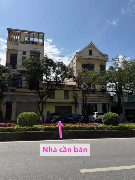 Mặt tiền Lý Thường Kiệt . Con đường kinh doanh huyết mạch của Đồng Hới