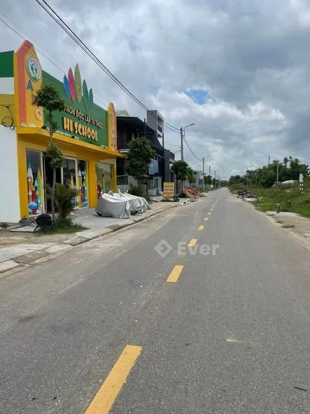 Chủ gửi bán lô Đất Mặt Tiền Lê Thế Tiết đường rộng oto thông thoáng dân cư đông đúc vị trí trung tâm