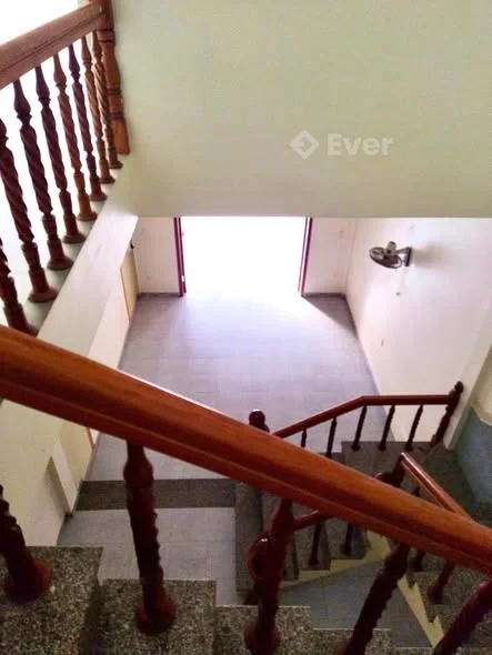 Bán căn nhà 2 tầng mặt tiền đường Trần Quốc Toản , Phường Đông Hà