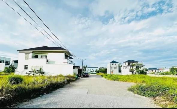 Đất Dự Án TDP 4 Ngõ Phan Đình PhùngLô : OM2 :18DT : 10.5 x 17mGiá : 2 ty 5xx