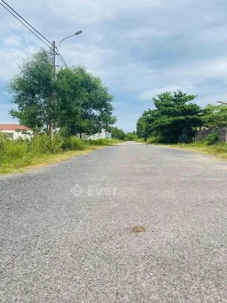 MẶT TIỀN Trương Định TT Ái Tử- Triệu Phong- Ngay trung tâm TT Ái Tử đường nhựa 13m- DT 8x20 - Thỏa thuận - 160m²