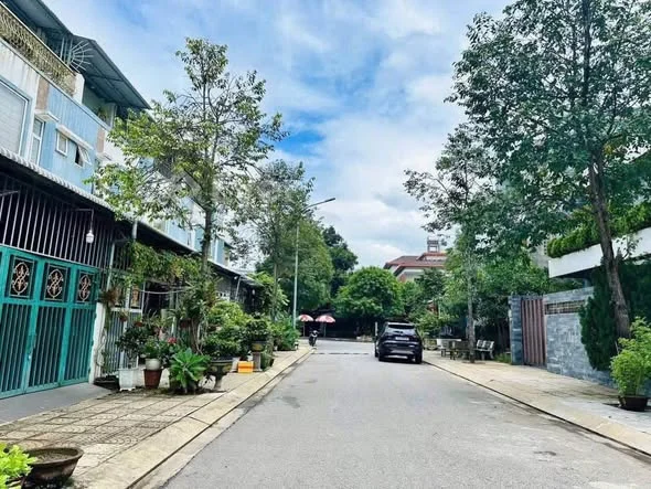 CHUYỂN NHƯỢNG ĐẤT BIỆT THỰ UHOME 270M2 - Hàng thuộc dạng hiếm có khó tìm KĐT UHome - Diện tích: 270m