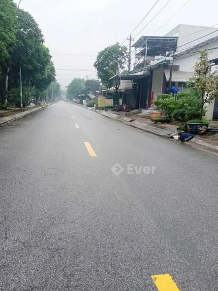 MẶT TIỀN NGUYỄN TRƯỜNG TỘ QUẢNG NGÃI- Hướng Nam, diện tích 90m2 (5x18)