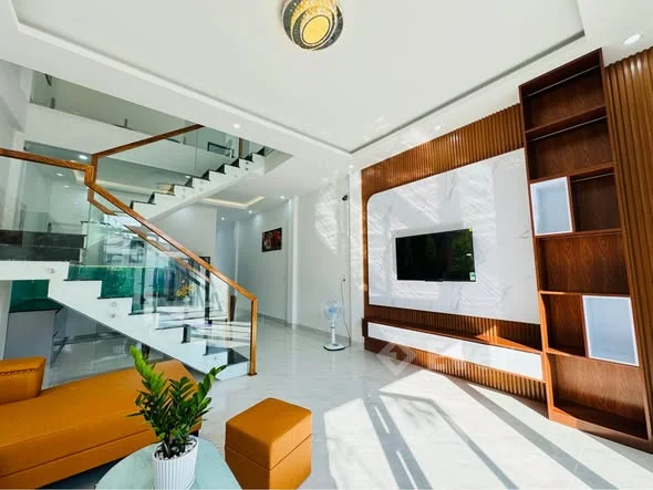 Chính Chủ Gửi Nhà Hẻm 63 Hà Huy Tập Gần Vincom. Nhà Mới Đẹp 2 Tầng Có Sân Ô Tô. - Đường ô tô 5 chỗ.