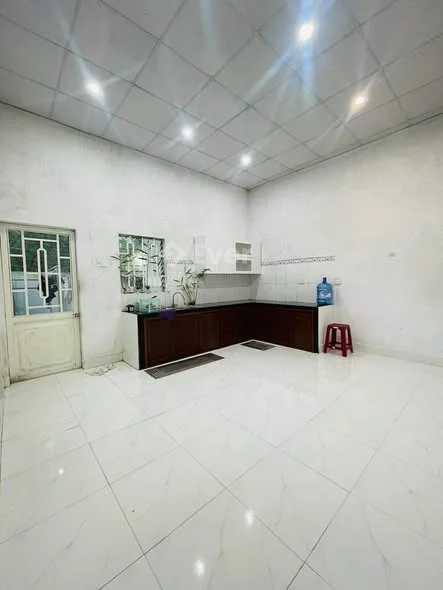 Nhà Cấp 4 Có Sân Ô Tô. Hẻm Nguyễn Công Phương. - Thỏa thuận - 118m²